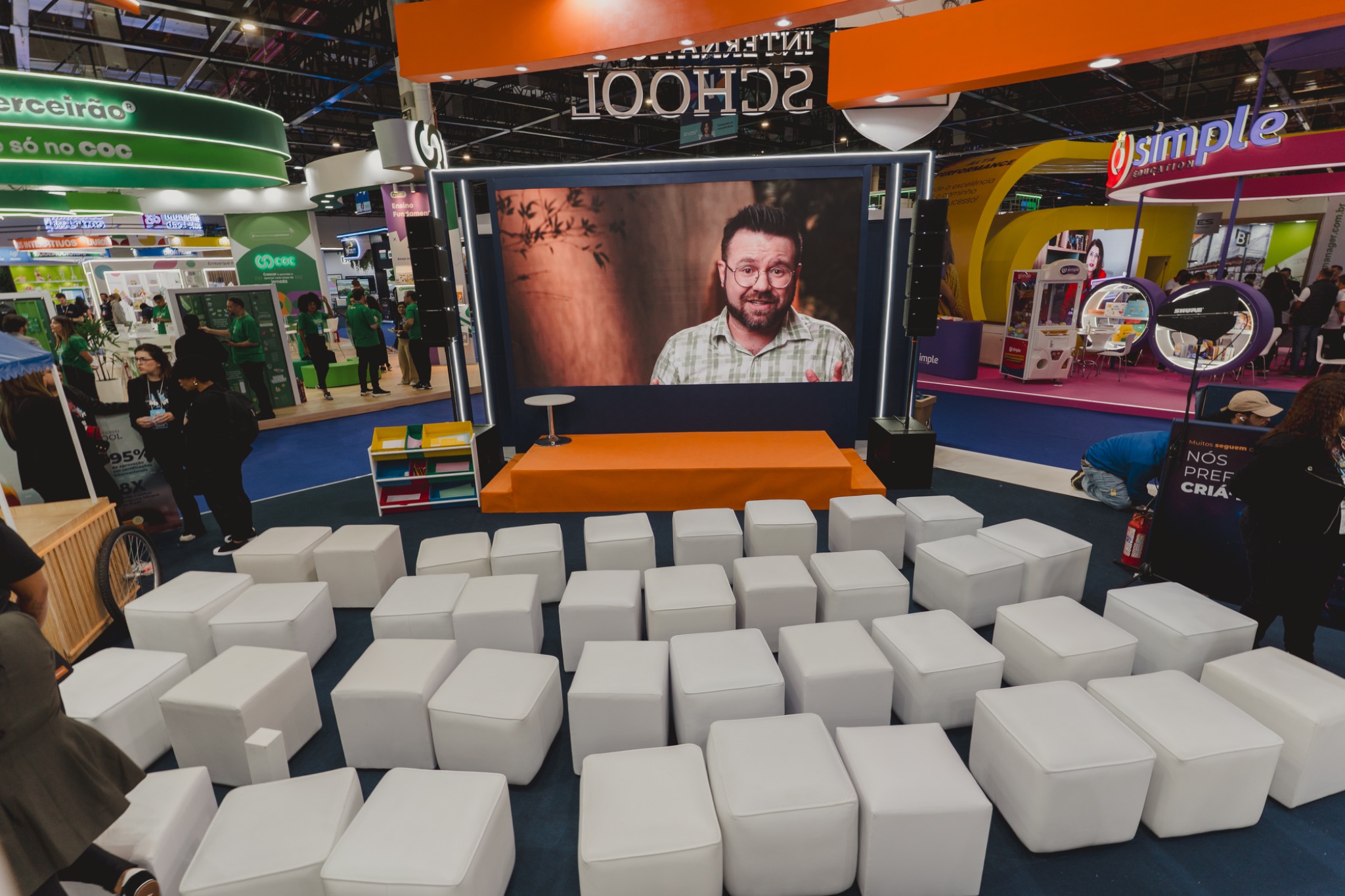 Estande da International School na Bett Brasil